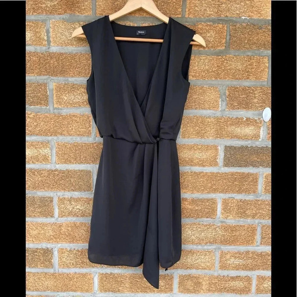Aritzia Talula Wrap Mini Dress Sleeveles 00 - Picture 1 of 11